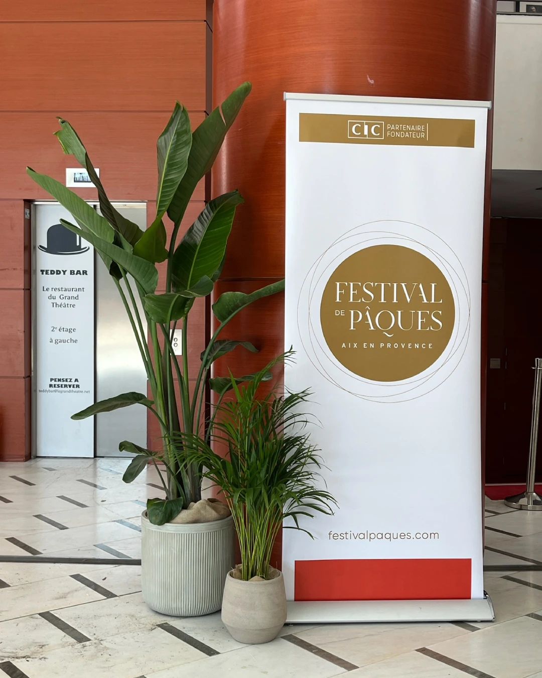 Agence M Com Marseille Decoration Florale Ricard Amenagement Jardin Terrasse Eentretien Location realisation deco interieur festival paques theatre provencal marseille